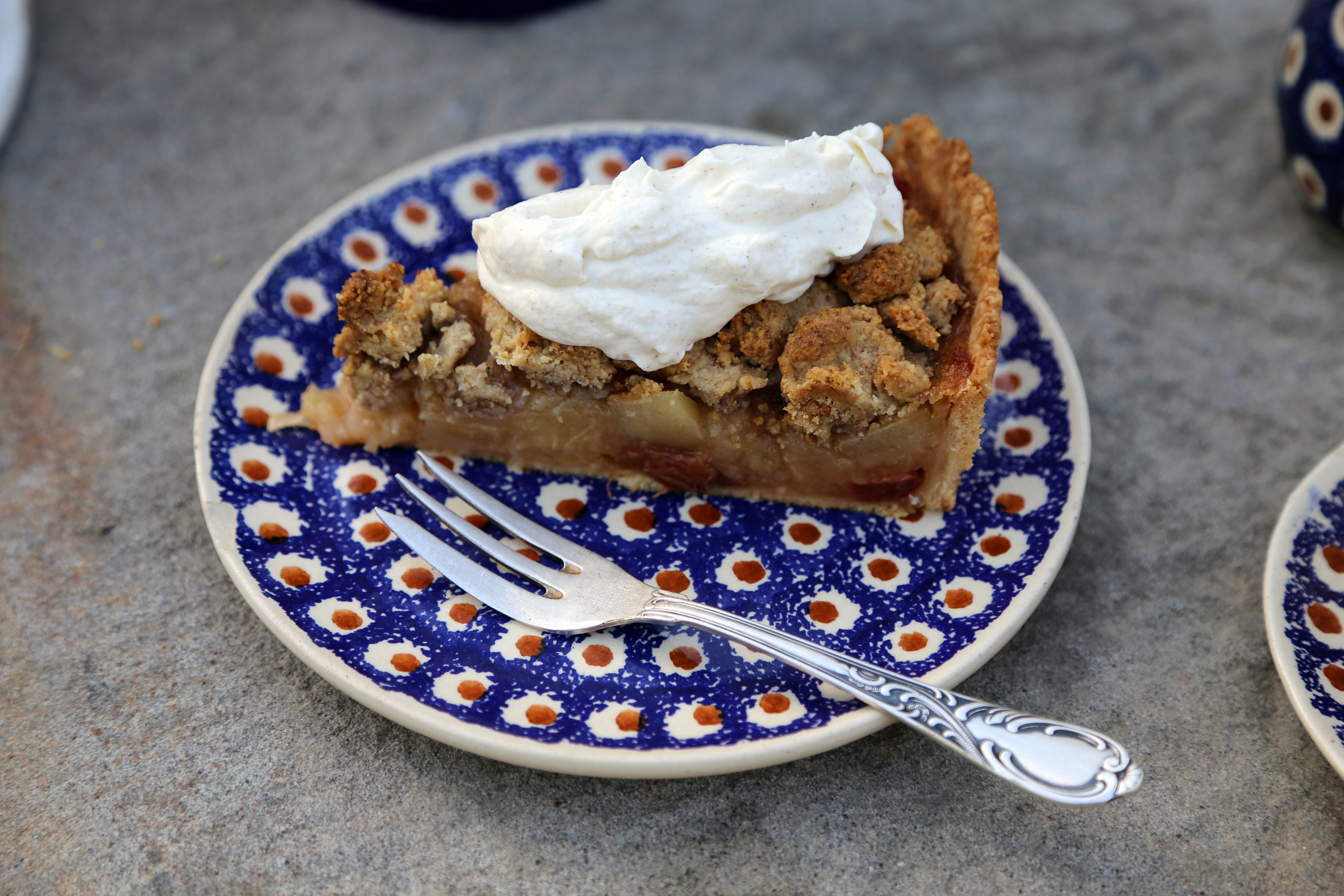 apfelkuchen-mit-sahne