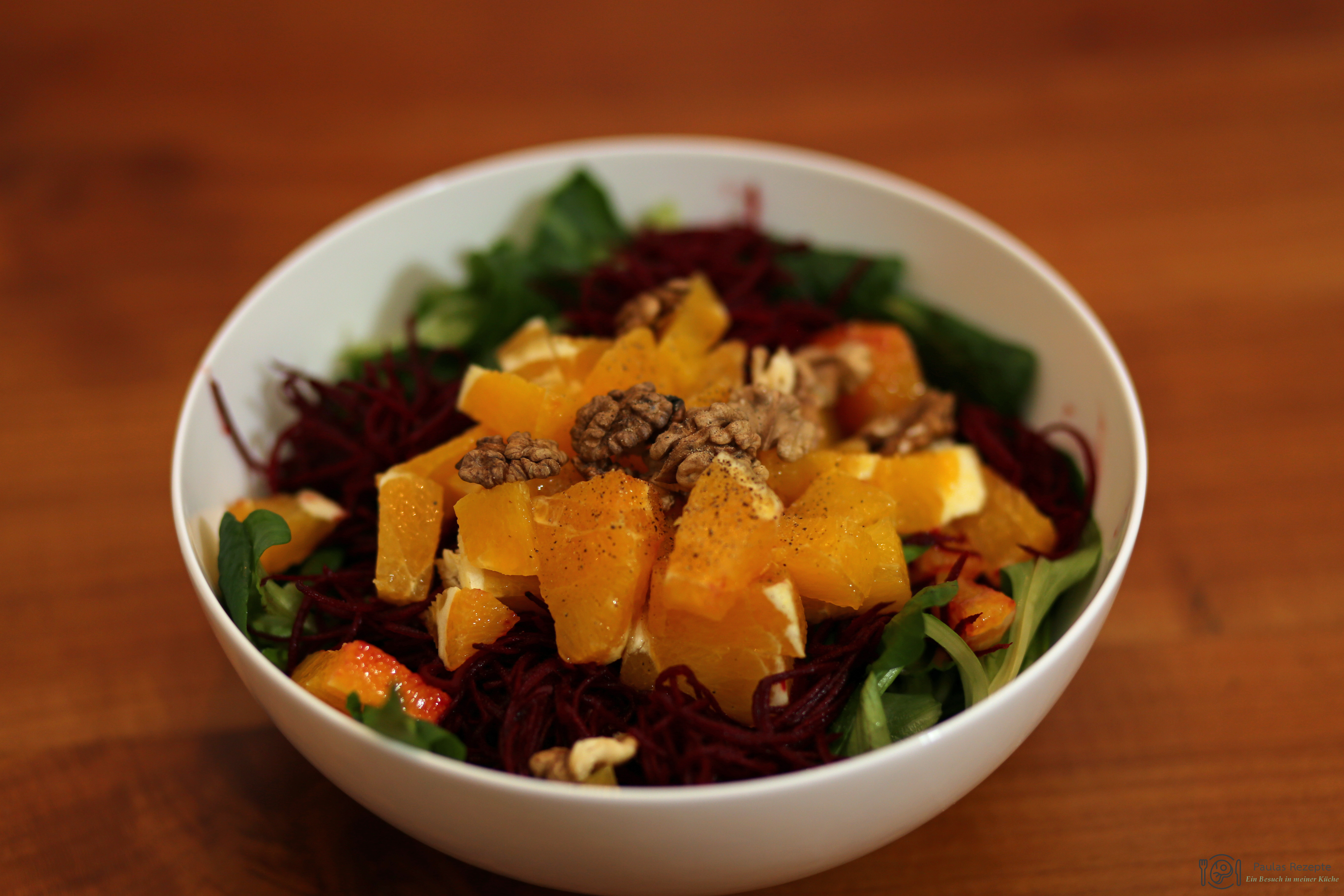 Feldsalat mit Roter Beete, Orangen und Walnüssen