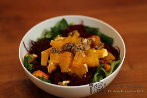 Feldsalat mit Roter Beete, Orangen und Walnüssen Salat mit roter Bete und Orangen